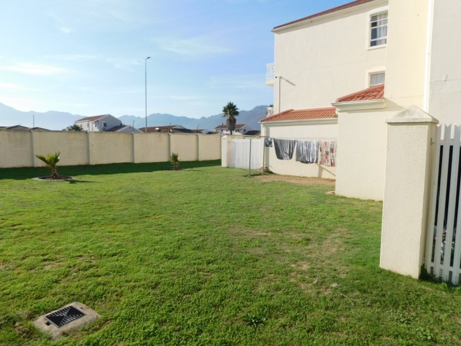3 Bedroom Property for Sale in Whispering Pines Western Cape